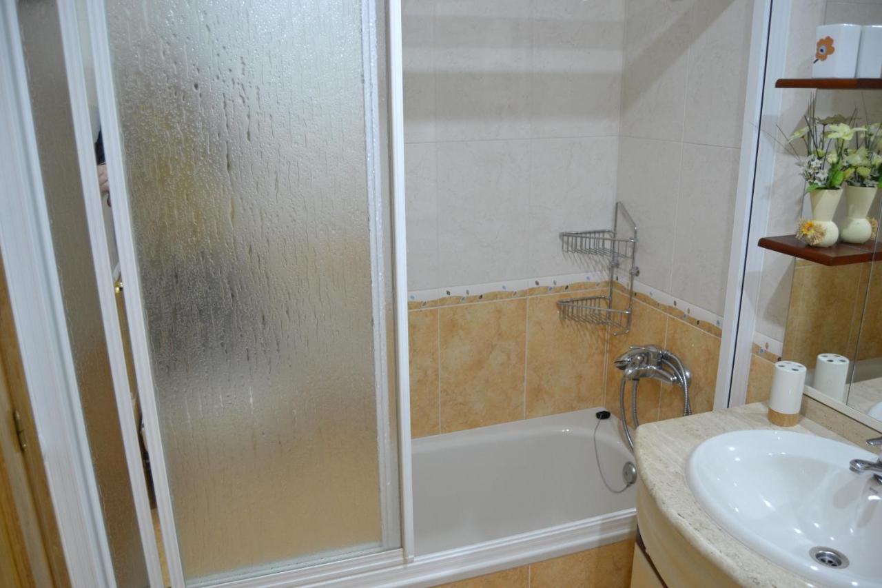 Inmoinsuas Avd De Becerrea 16 Sarria Exterior photo